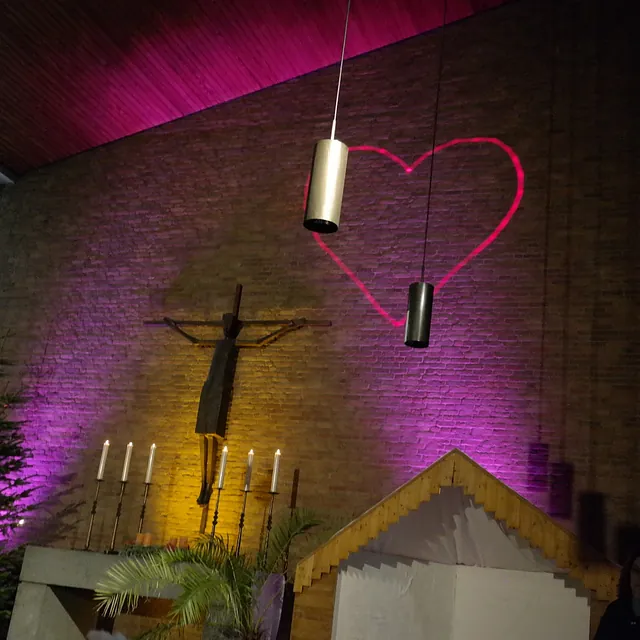 Herz an der Wand der Heilig-Geist-Kirche